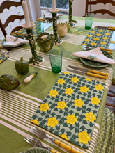 Load image into Gallery viewer, 2 Placemats Medlar Green