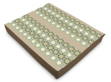 Load image into Gallery viewer, Dog Bed Medlar Cream and Gold