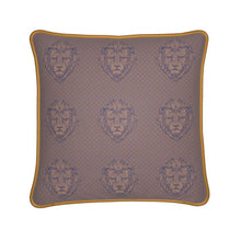 Laden Sie das Bild in den Galerie-Viewer, Lion Portrait Silk Throw Cushion