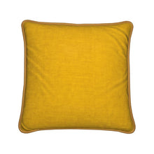 Laden Sie das Bild in den Galerie-Viewer, Lion Portrait Silk Throw Cushion