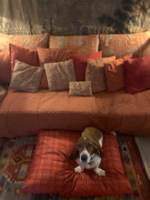 Carica l&#39;immagine nel visualizzatore di Gallery, Dog Bed Tartan Rust