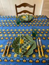 Laden Sie das Bild in den Galerie-Viewer, Waterproof Tablecloth Medlar Blue